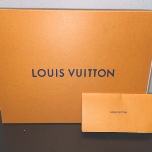 100% Authentic Louie Vuitton large gifting box! 📦 with ribbon and envelope!